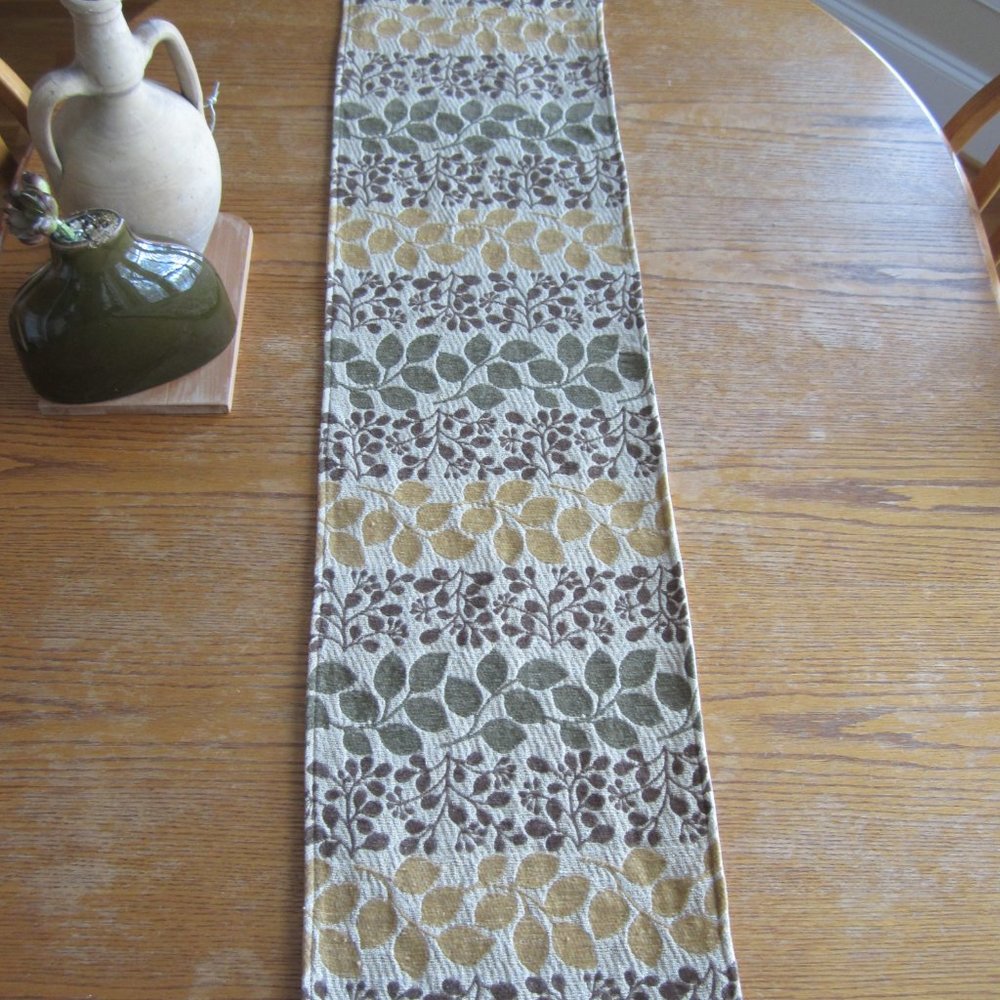 Plant Nature Tree Branch Modern Table Runner - Picture 9 of 9